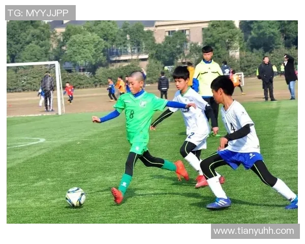 绿城足球学校引进国际球星助力青训发展提升整体水平