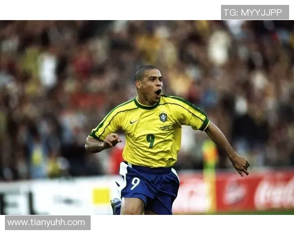 全球足球历史上著名的9号球星盘点与传奇足迹回顾 全球足球历史上著名的9号球星盘点与传奇足迹回顾