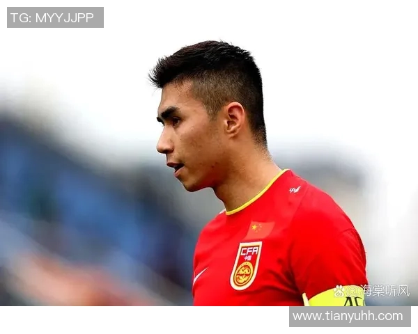 聚焦足球大红球星成长之路与辉煌时刻全面解读 聚焦足球大红球星成长之路与辉煌时刻全面解读